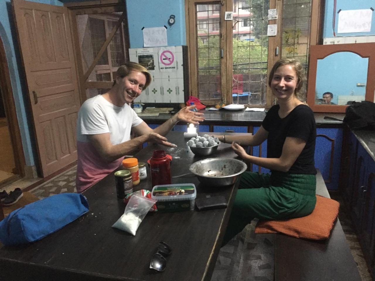 Nepalaya Eco Hostel โพคารา ภายนอก รูปภาพ