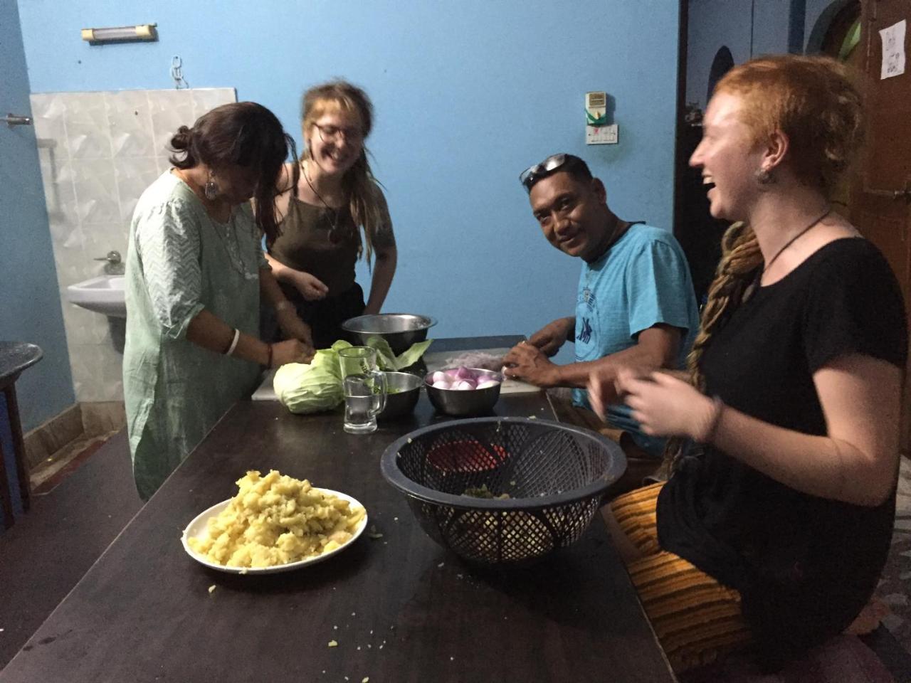 Nepalaya Eco Hostel โพคารา ภายนอก รูปภาพ